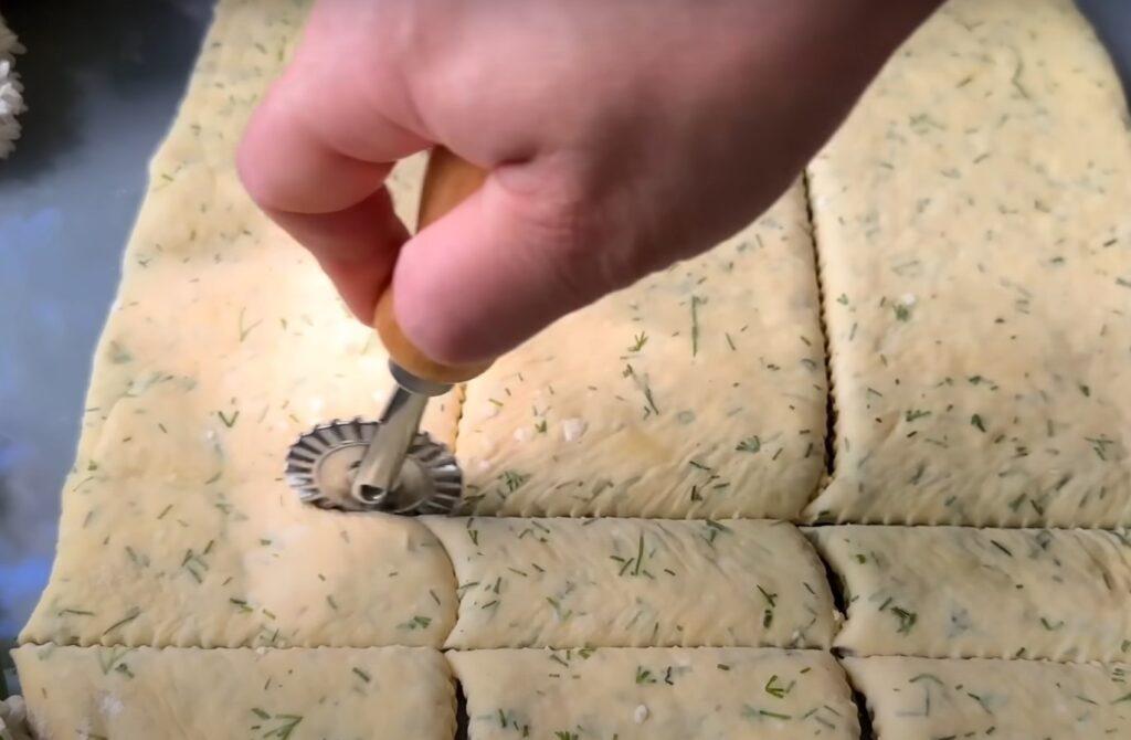 Забута випічка до чаю. Вергуни та палички на сковороді
