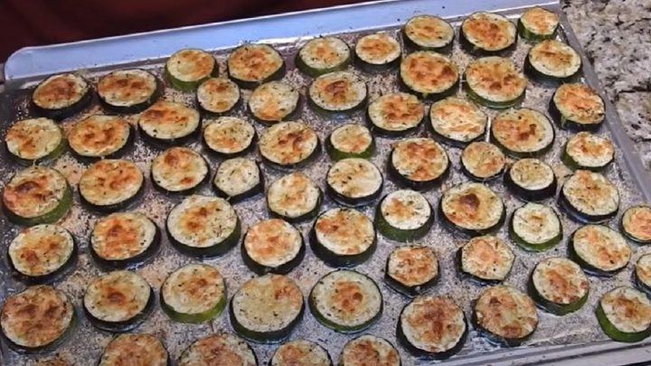 Не встигаю готувати. Смачні кабачки в духовці
