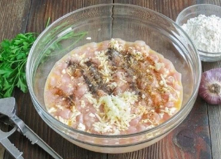 "Рубані" котлети з курячого філе з сиром