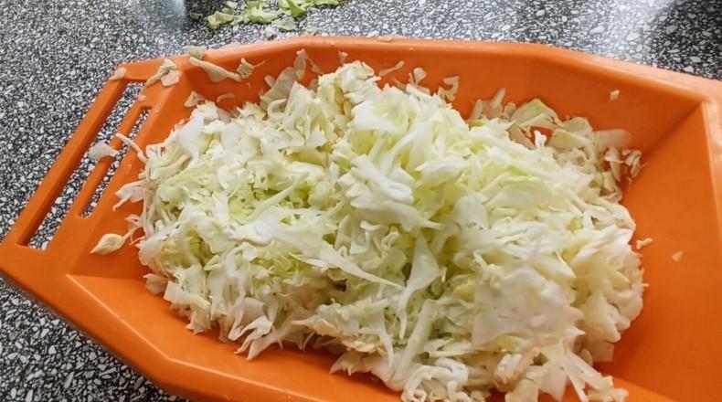 Проста та смачна страва з капусти та фаршу для всієї родини