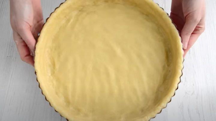 Ніжний вишневий пиріг з сиром