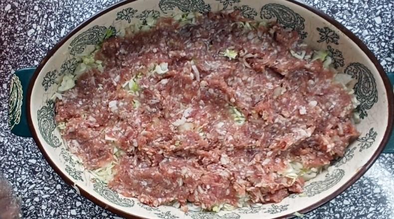 Проста та смачна страва з капусти та фаршу для всієї родини