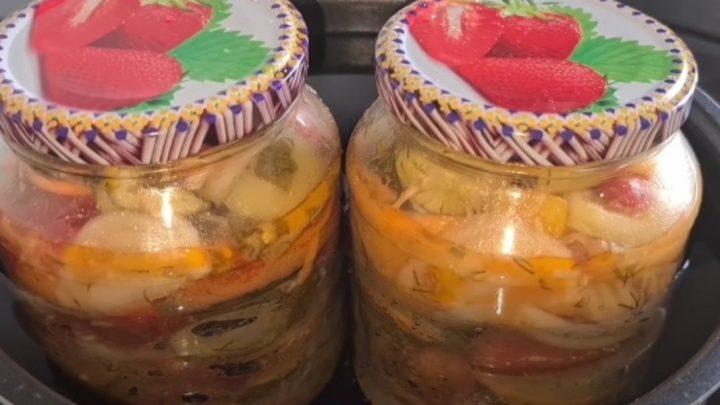 Яскравий салат "фарби літа" на зиму