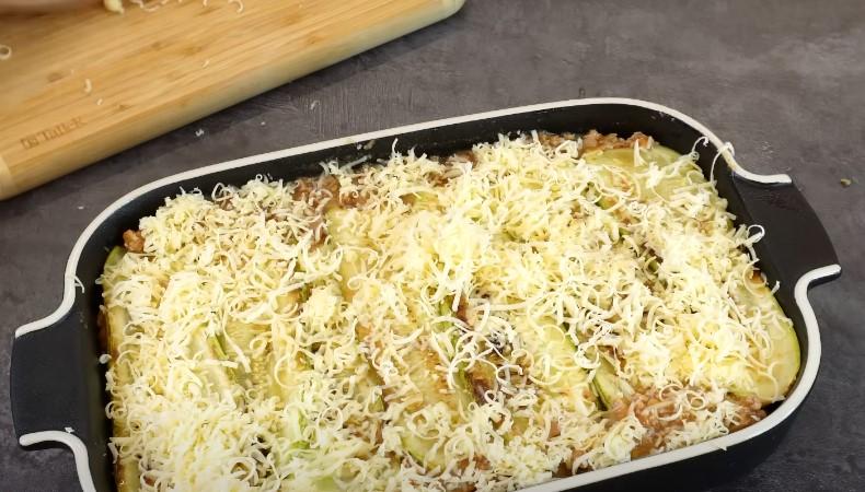 Готую все літо. Лазанья із кабачків з фаршем і помідорами