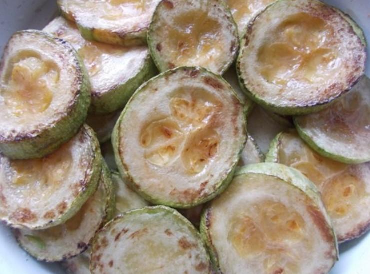 Смажені кабачки кружечками у томатному соусі