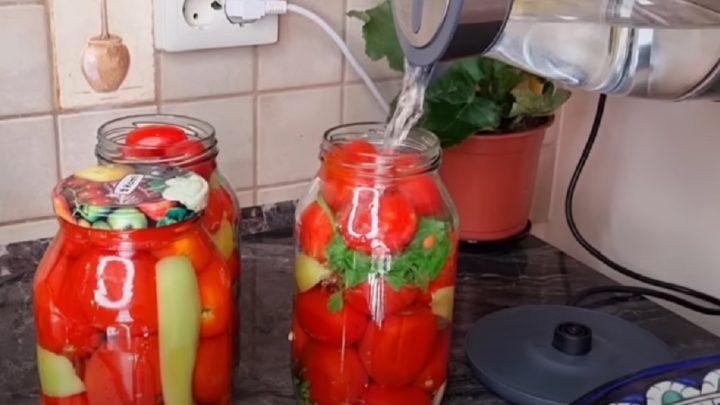 Помідори на зиму, які з'їдаються моментально. Взимку пошкодувала, що мало закрила