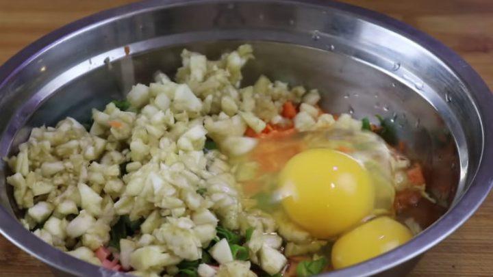 Смажені кільця баклажанів з ситною начинкою