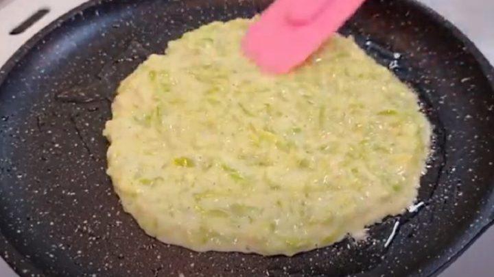 Кабачкові млинці з м'ясною начинкою