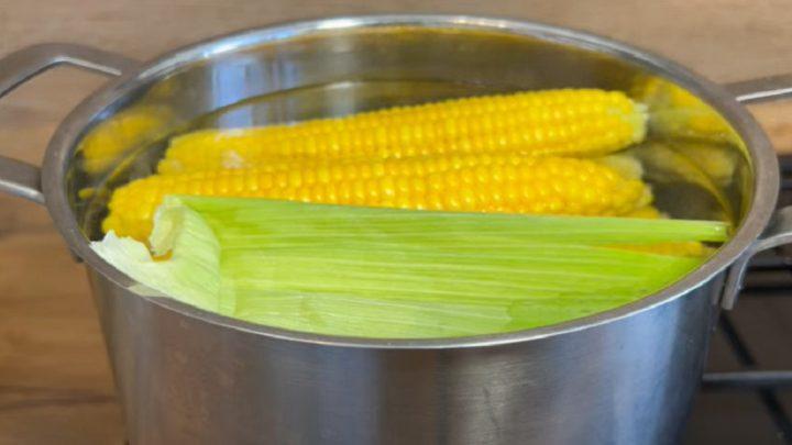Як зварити кукурудзу, щоб вона була дуже смачною та соковитою