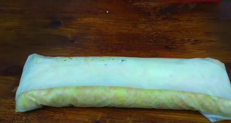 Яскравий як літо, закусочний рулет із омлету