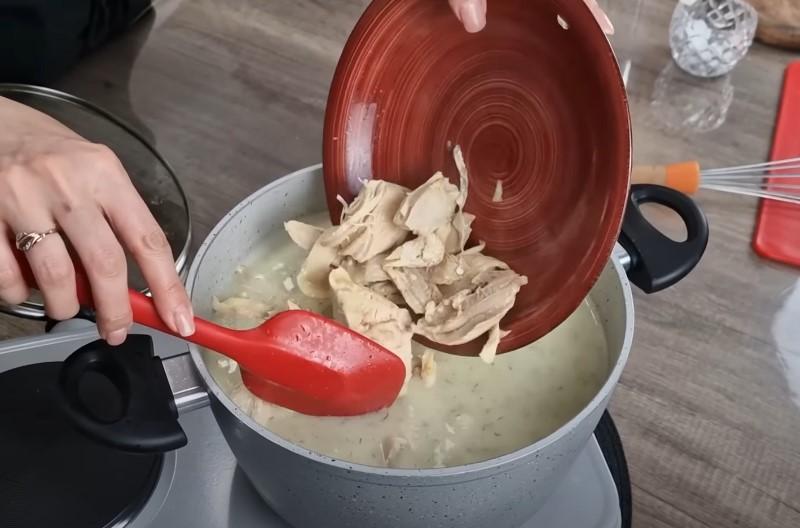 Смачний грузинський суп з курки. Поживний та насичений бульйон