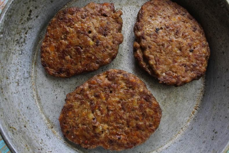 Оладки з курячої печінки із овочами