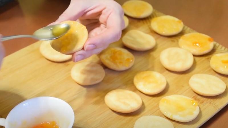 Дуже смачні тістечка "буше" з сирною начинкою