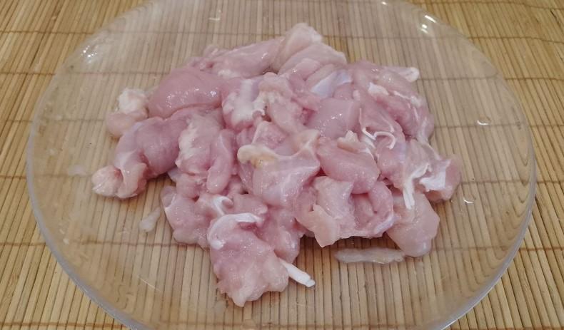 Тушкована квасоля з овочами та курячим м'ясом