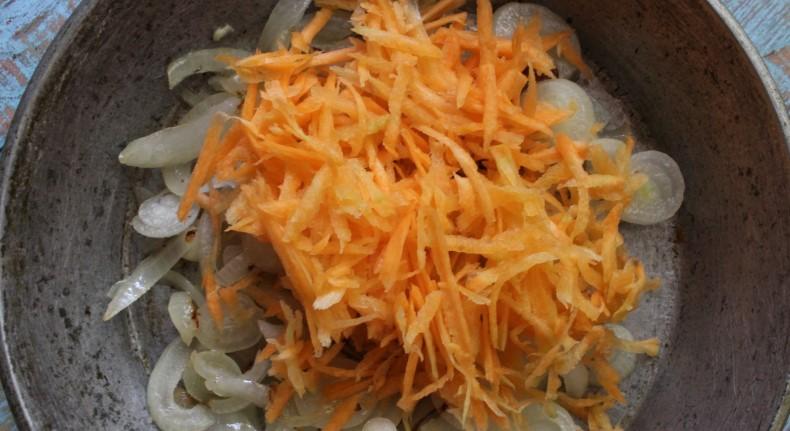 Макарони з печінкою та овочами, ситно та смачно