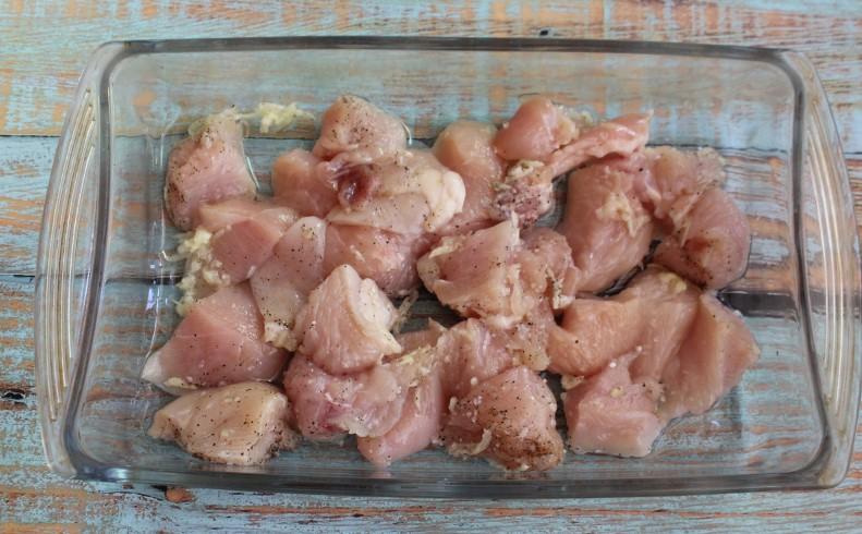 Куряче філе з овочами в духовці