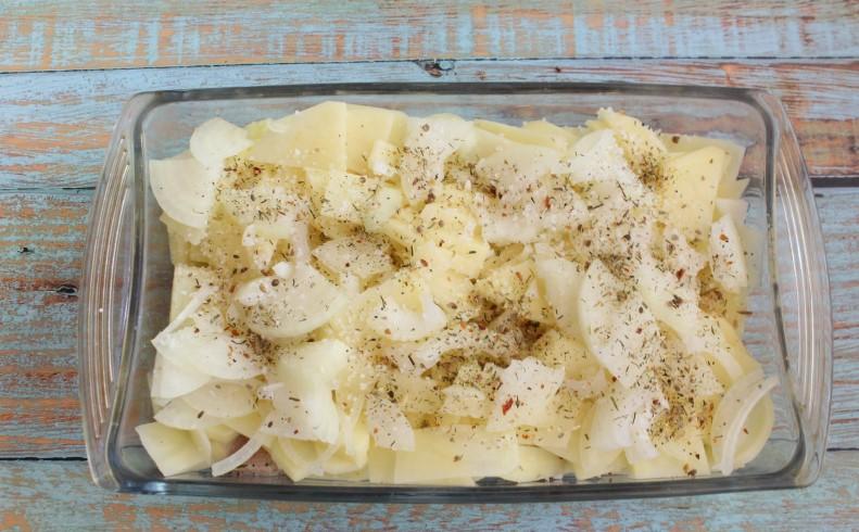 Куряче філе з овочами в духовці
