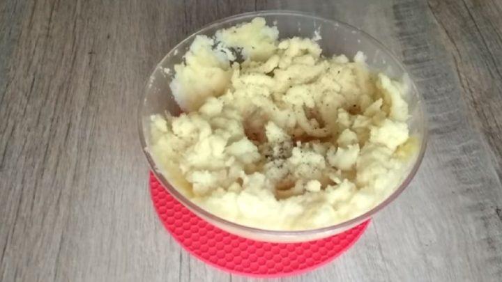 Гаряча страва для всієї родини. Картопляні кульки з фаршем