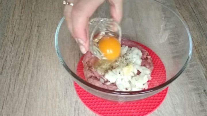 Гаряча страва для всієї родини. Картопляні кульки з фаршем