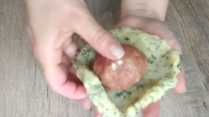 Гаряча страва для всієї родини. Картопляні кульки з фаршем