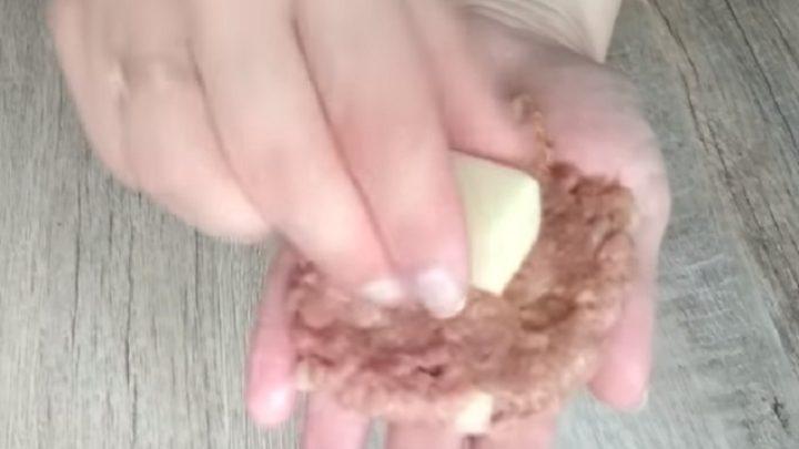 Гаряча страва для всієї родини. Картопляні кульки з фаршем