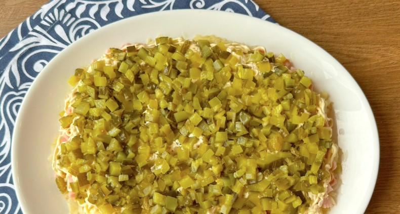 Салат «Вересень»: приготувала смачну страву із простих продуктів