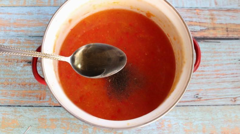 Гарбузовий соус з помідорами та болгарськими перцями