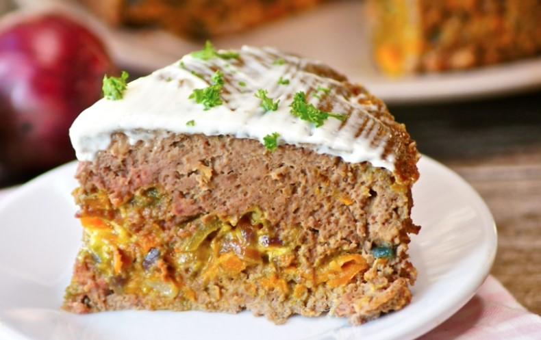 Готую замість ковбаси. Торт із печінки в духовці