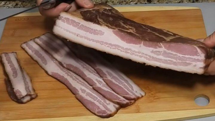 Ароматний копчений бекон домашнього приготування