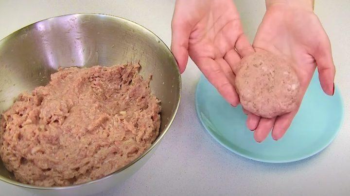 Соковиті котлети без жирних бризок. Котлети у духовці