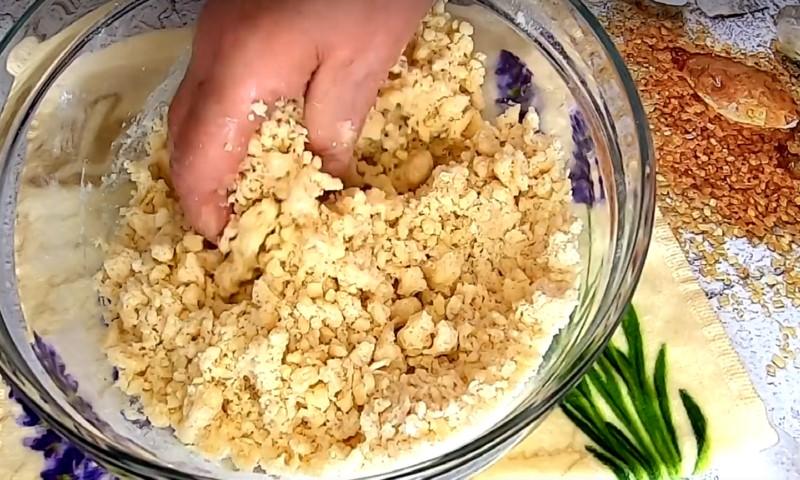 Швидкий, смачний та ароматний яблучний пиріг