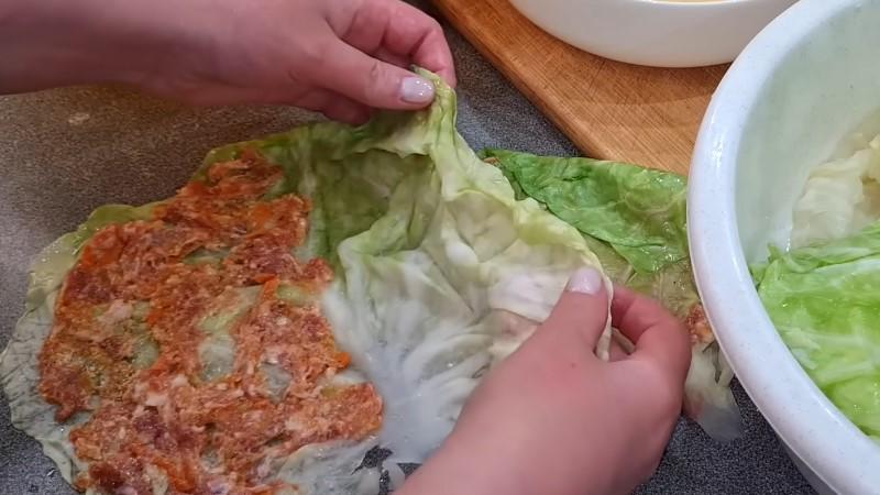 Готую замість чебуреків. Коли є фарш і трохи капусти