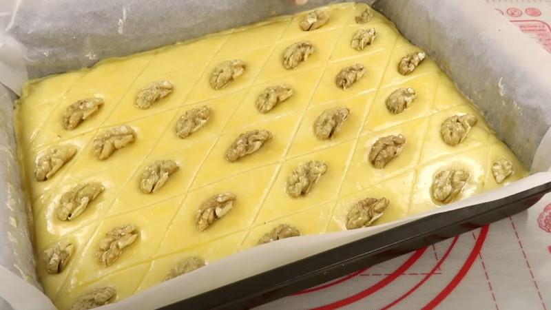 Пахлава з медом і волоськими горіхами