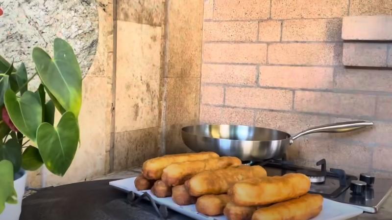 Хрусткі пиріжки з картоплею із універсального дріжджового тіста
