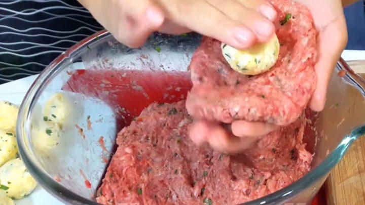 Рулетики із фаршу з беконом. Чому я не готувала так раніше