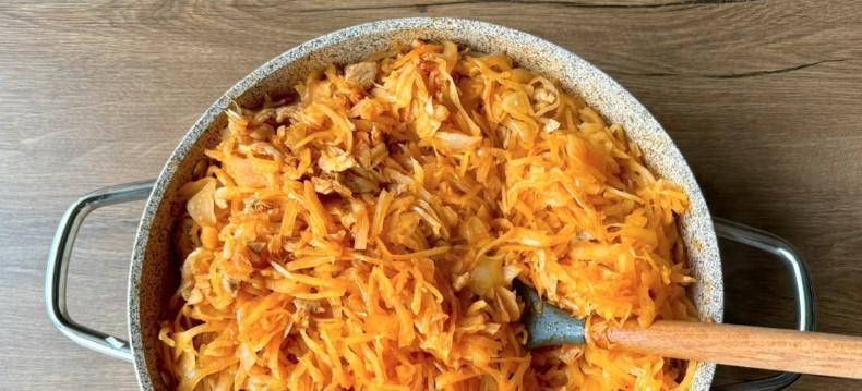 Тушкована капуста з куркою: моя улюблена страва