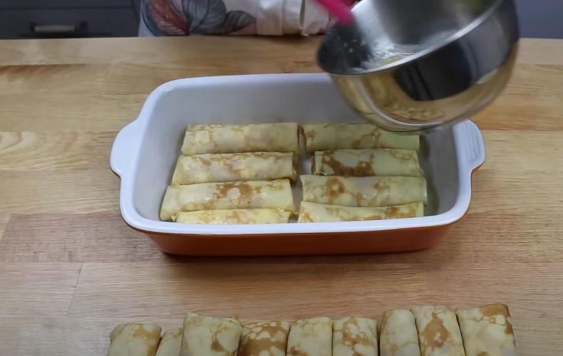 Запечені млинці з сиром і родзинками