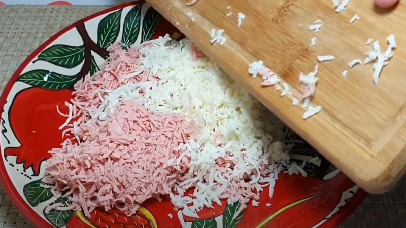 Пиріжки із тіста на кефірі з начинкою