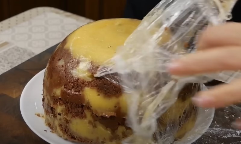 Торт без яєць, молока та вершкового масла