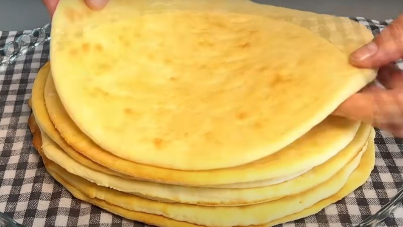 Торт на кефірі без яєць із сирним кремом