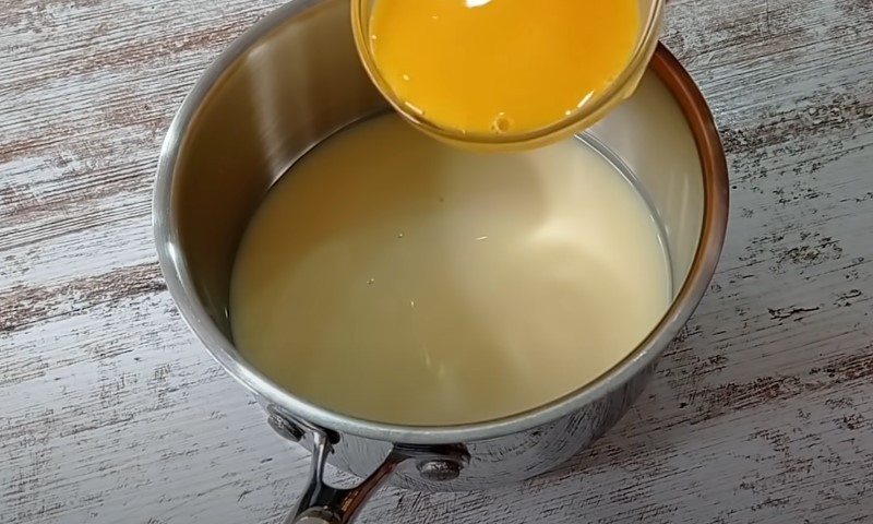 Празький крем для десертів. На жовтках і без вершків