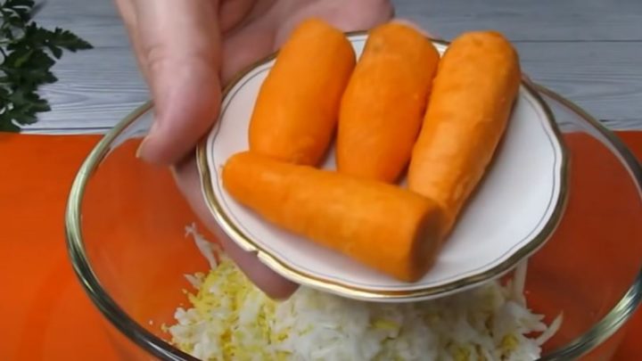Смачні бутерброди на перекус. Святкова сирна намазка