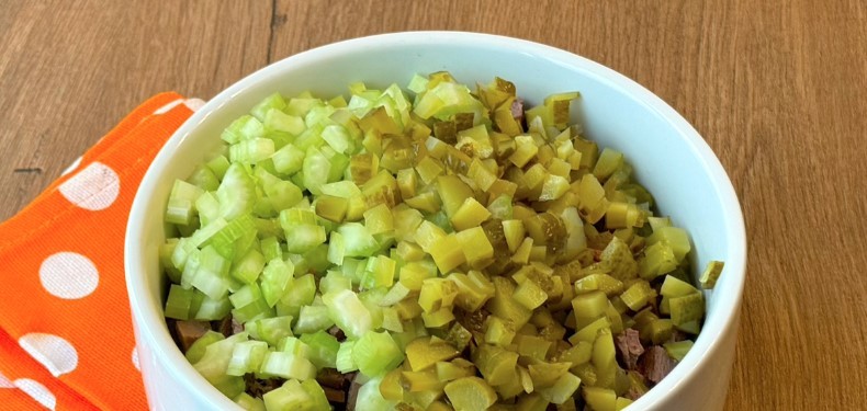 Ситний м'ясний салат до святкового столу чи вечері