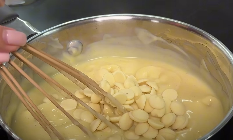 Нереально смачний горіховий торт із пломбірним кремом