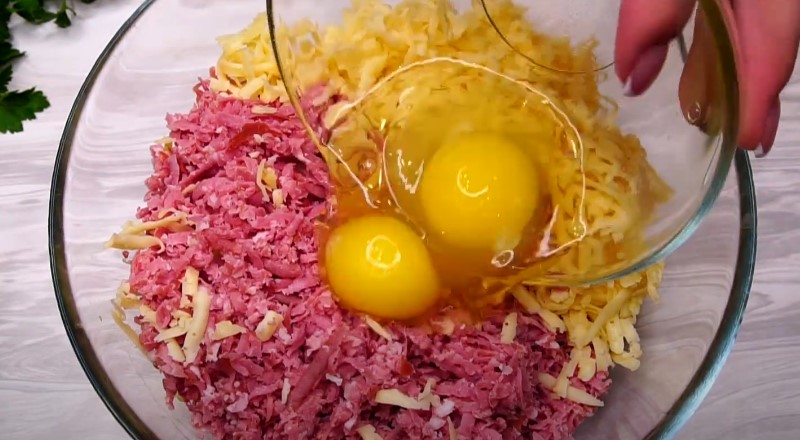 Смачні картопляні биточки. Хрумка скоринка зовні і м'які всередині