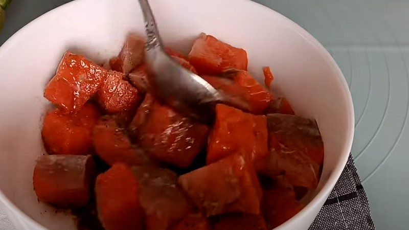 Форель на шпажках із овочами. Шашлички в духовці