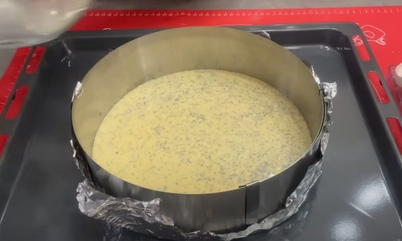 Яйця, цукор та борошно. Великий торт, який я готую на свята