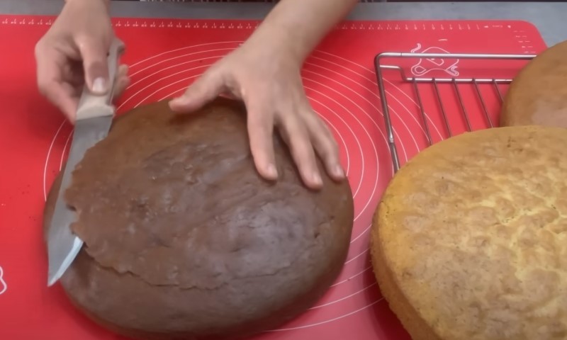 Яйця, цукор та борошно. Великий торт, який я готую на свята