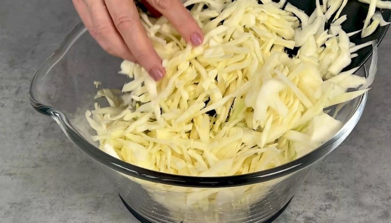 Запіканка з капусти в духовці для всієї родини