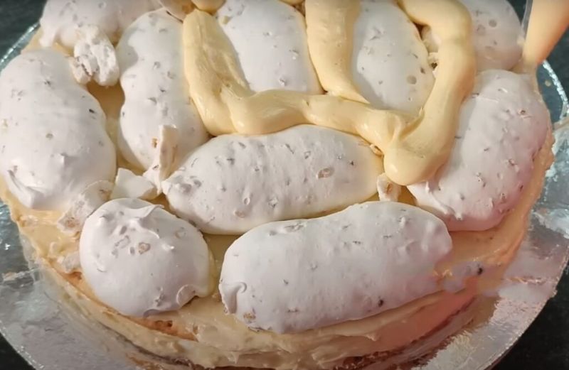 Торт "Сенаторський" з безе та пісочними коржами